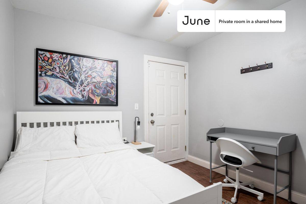Apartment for rent at 20 S Seeley Ave, Chicago, IL 60612