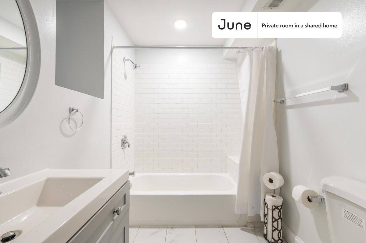 Apartment for rent at 20 S Seeley Ave, Chicago, IL 60612
