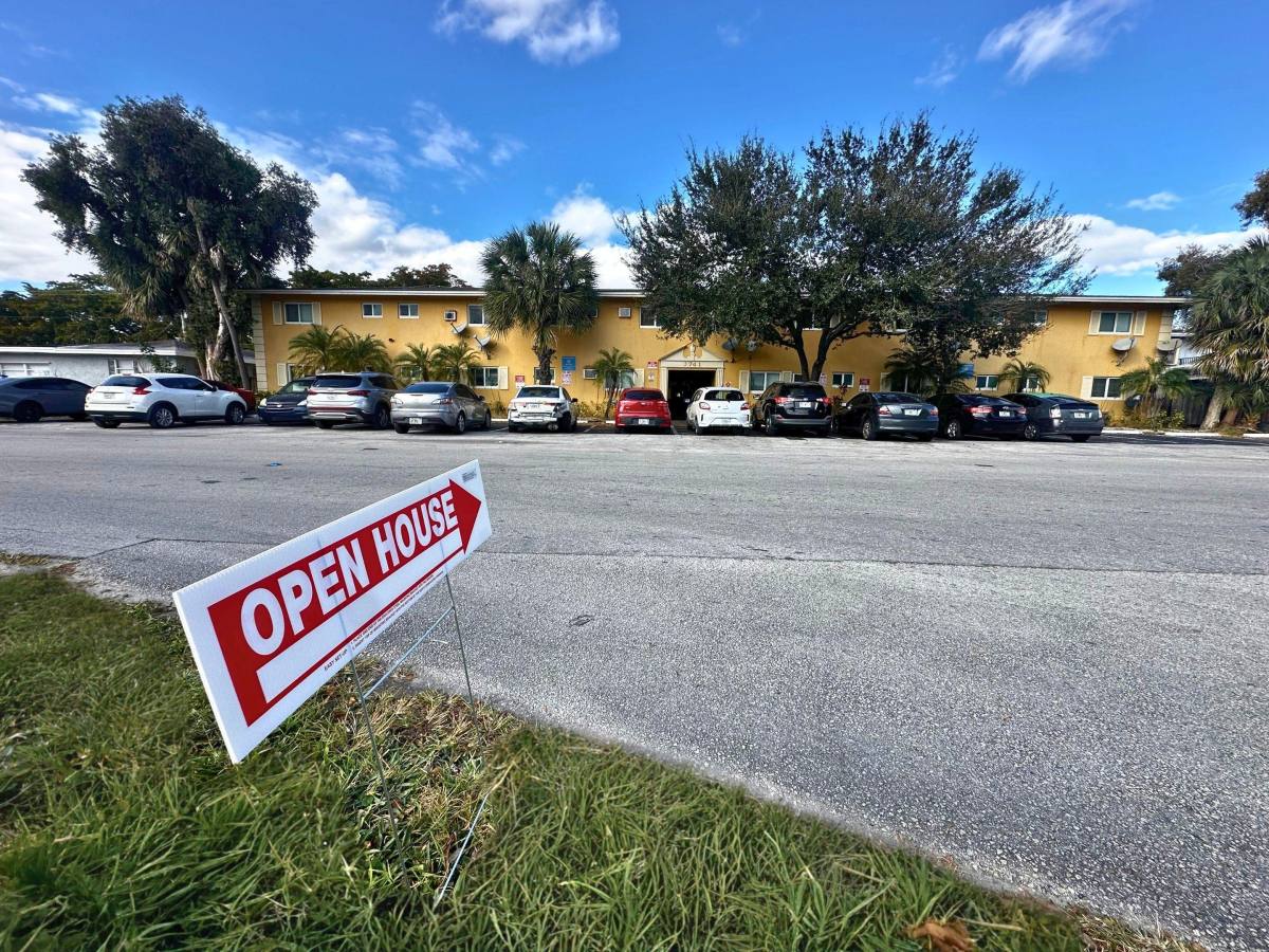 Apartment for rent at 3741 SW 1st St #6, Fort Lauderdale, FL 33312