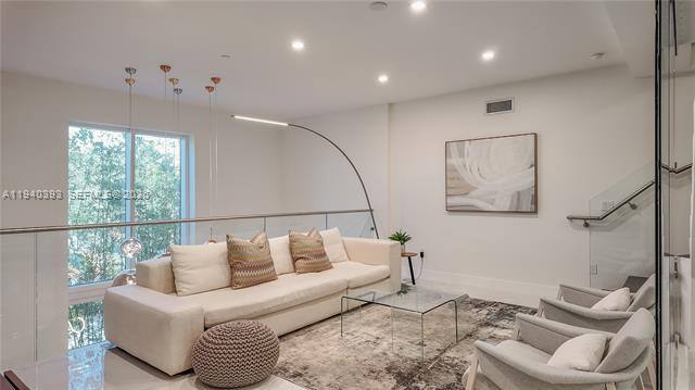 Townhouse for rent at 455 NE 39th St #112, Miami, FL 33137