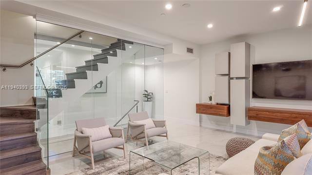 Townhouse for rent at 455 NE 39th St #112, Miami, FL 33137