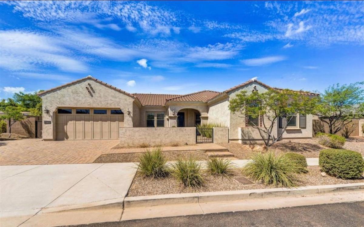 House for rent at 7904 S 29th Place, Phoenix, AZ 85042