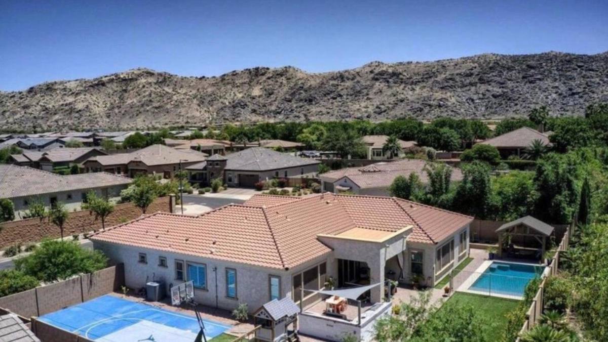 House for rent at 7904 S 29th Place, Phoenix, AZ 85042