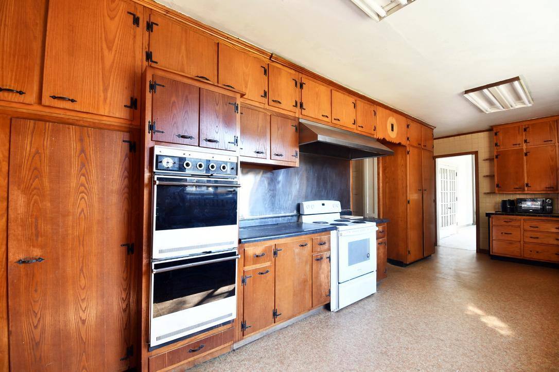 Apartment for rent at 1535 5th Ave #1, Huntington, WV 25703