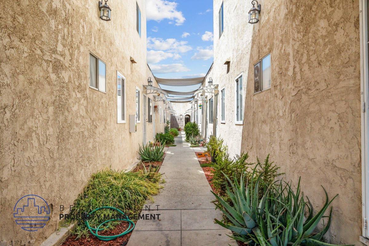 Apartment for rent at 1935 Myrtle Ave #6, Long Beach, CA 90806