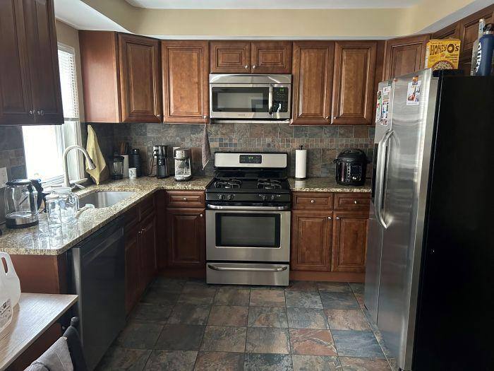 House for rent at 2672 Mayfield Rd #5, Cleveland, OH 44106