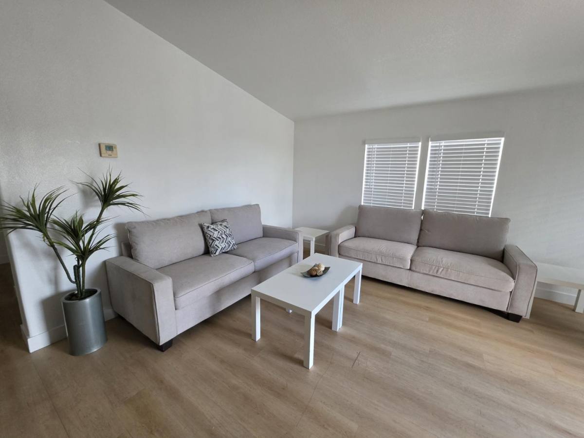 House for rent at 8391 San Fernando Rd #2, Sun Valley, CA 91352