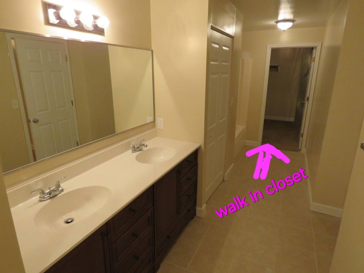 House for rent at 400 E Jefferson St #203, Springfield, IL 62701