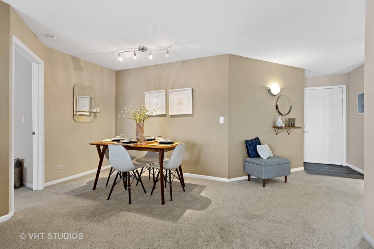 Townhouse for rent at 1621 Westminster Dr #109, Naperville, IL 60563