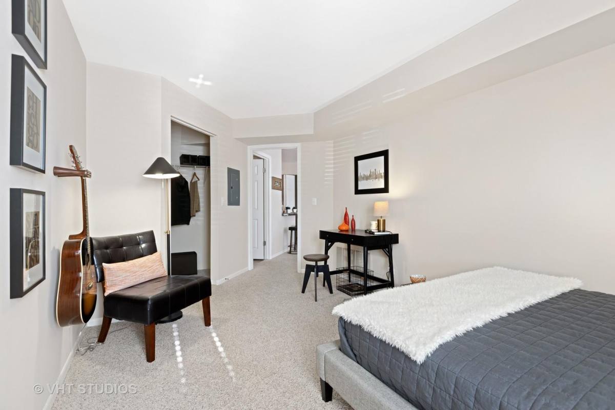 Townhouse for rent at 1651 Westminster Dr #105, Naperville, IL 60563