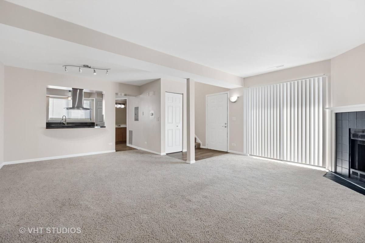 Townhouse for rent at 1617 Westminster Dr #102, Naperville, IL 60563