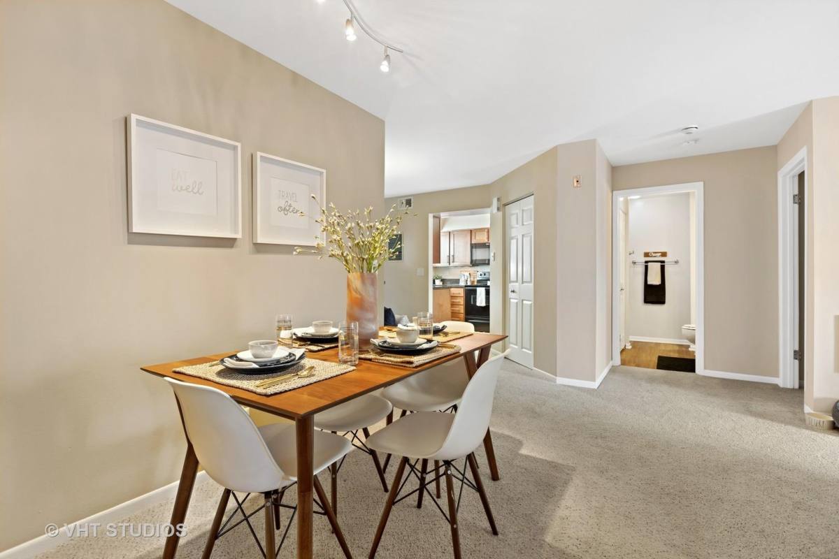 Townhouse for rent at 1517 Westminster Dr #102, Naperville, IL 60563