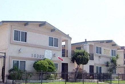 Apartment for rent at 10302 Felton Avenue, 10302-10306 Felton Ave #5, Inglewood, CA 90304