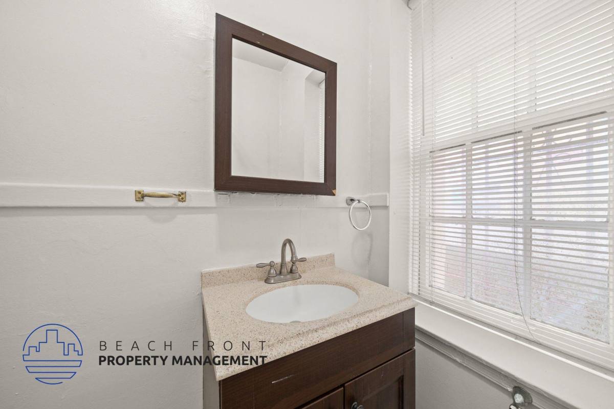 Apartment for rent at El Cortez, 475 S New Hampshire Ave, Los Angeles, CA 90020
