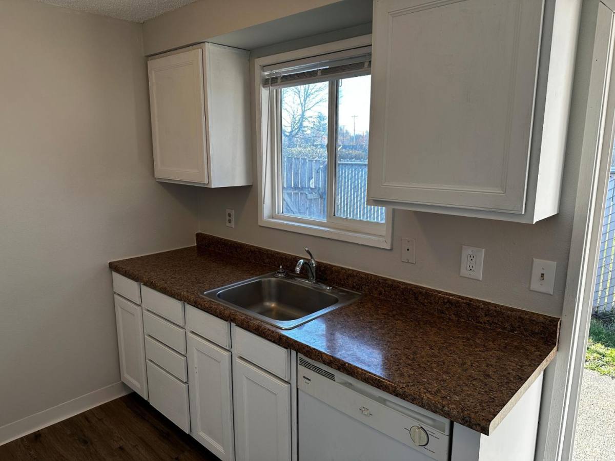 Apartment for rent at 22920 NE Halsey St #5, Troutdale, OR 97060