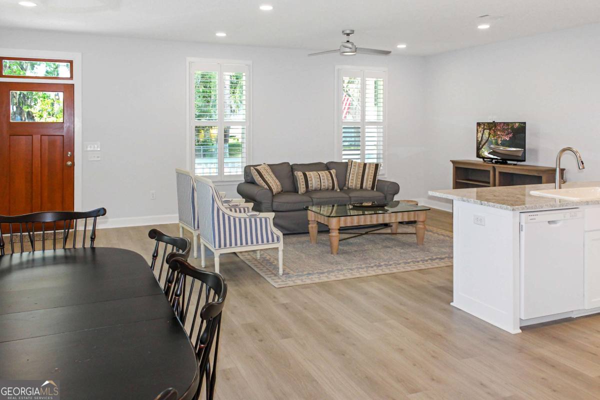 House for rent at 905 Wayne St, Darien, GA 31305