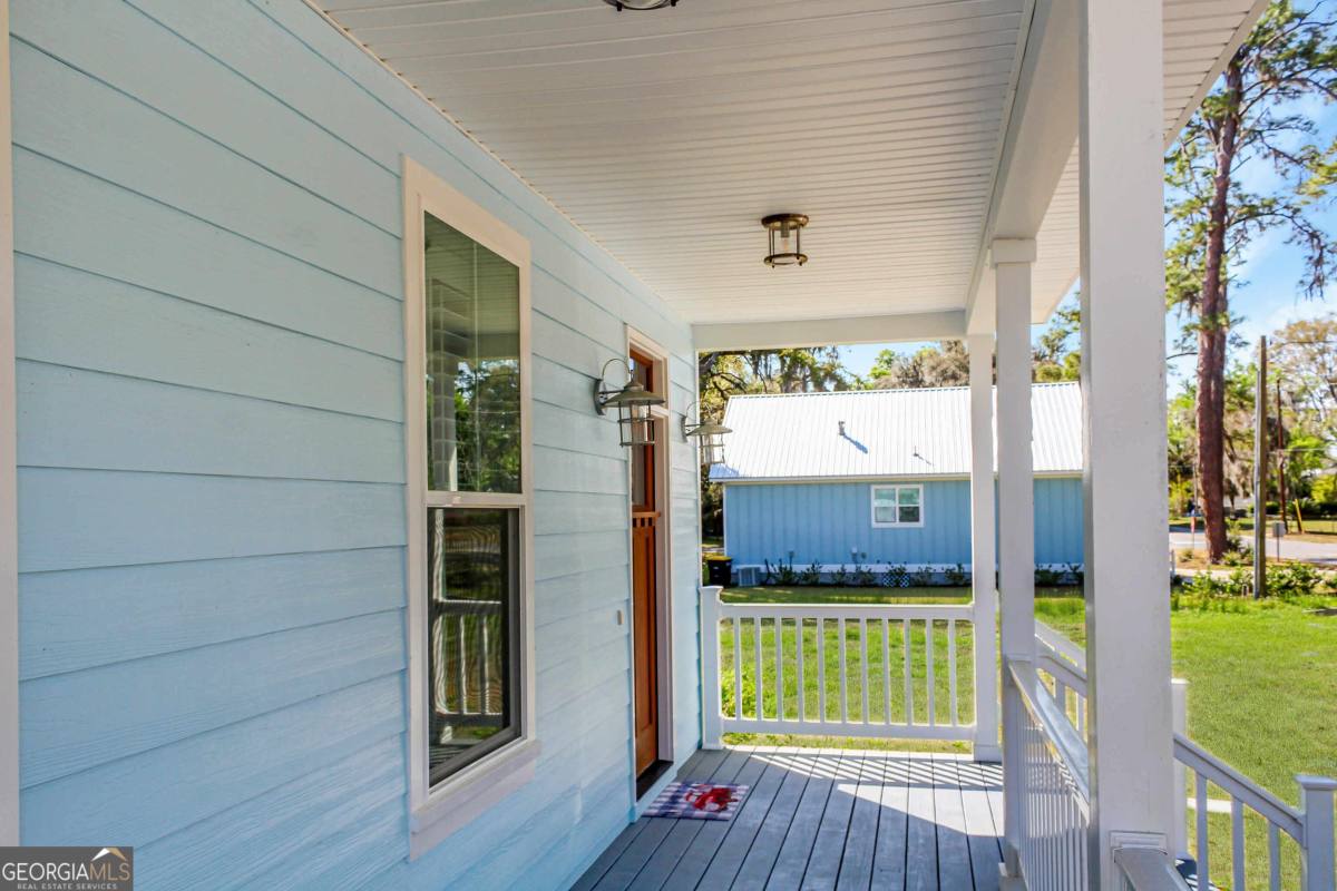 House for rent at 905 Wayne St, Darien, GA 31305