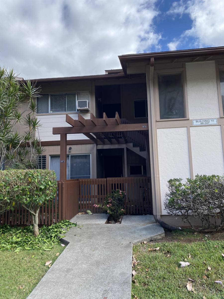 Townhouse for rent at Newtown Meadows, 98-597 Kilinoe St #10C2, Aiea, HI 96701