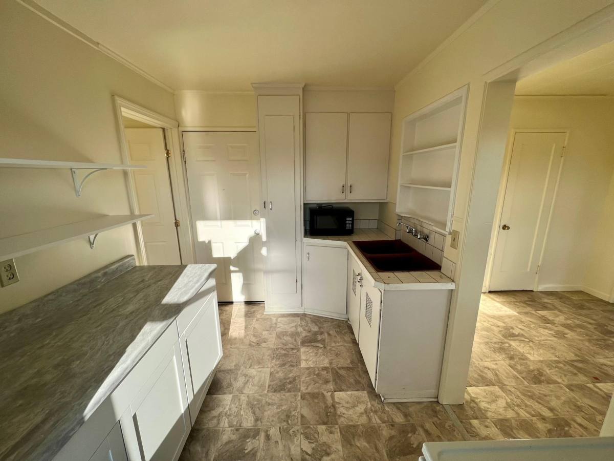 Apartment for rent at 215 N Ivy St #1, Medford, OR 97501