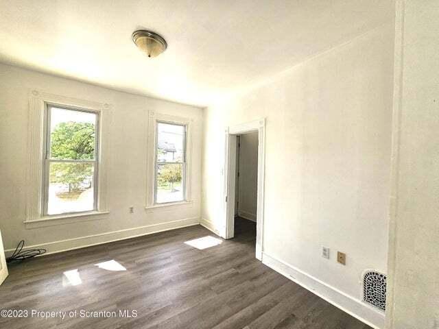907 Green Ridge St, Scranton, PA 18509 - Apartment for Rent - Image 4