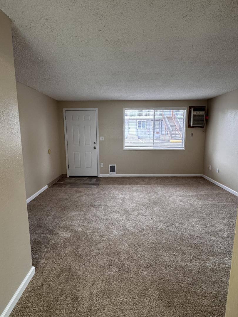 Apartment for rent at 427 Hewitt Ave #9, Roseburg, OR 97470