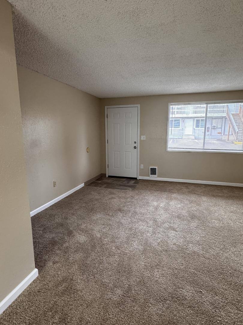Apartment for rent at 427 Hewitt Ave #9, Roseburg, OR 97470