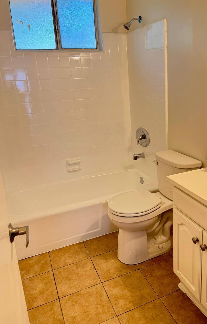 Apartment for rent at 3330 Chapman St #11, Los Angeles, CA 90065