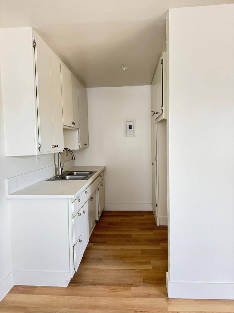 Apartment for rent at 3330 Chapman St #11, Los Angeles, CA 90065