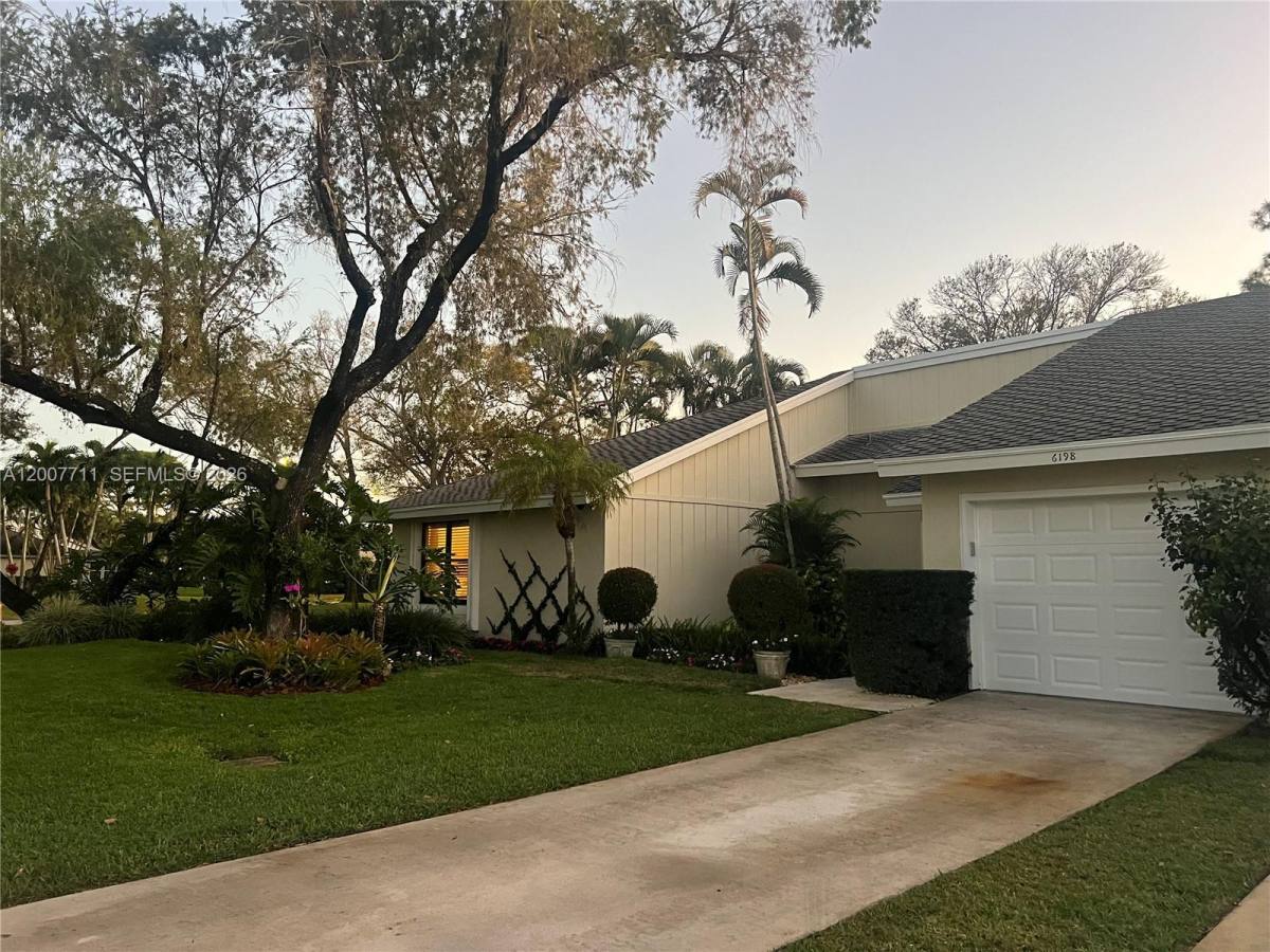 Townhouse for rent at 6198 Brandon St, Palm Beach Gardens, FL 33418