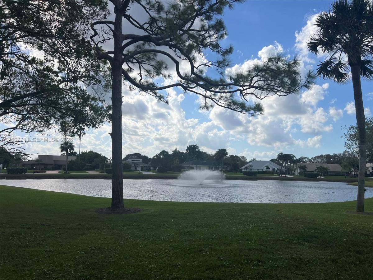 Townhouse for rent at 6198 Brandon St, Palm Beach Gardens, FL 33418