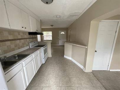 House for rent at 3138 W 15th St, Jacksonville, FL 32254