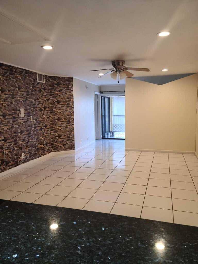 Apartment for rent at 2977 Riverside Dr, Coral Springs, FL 33065