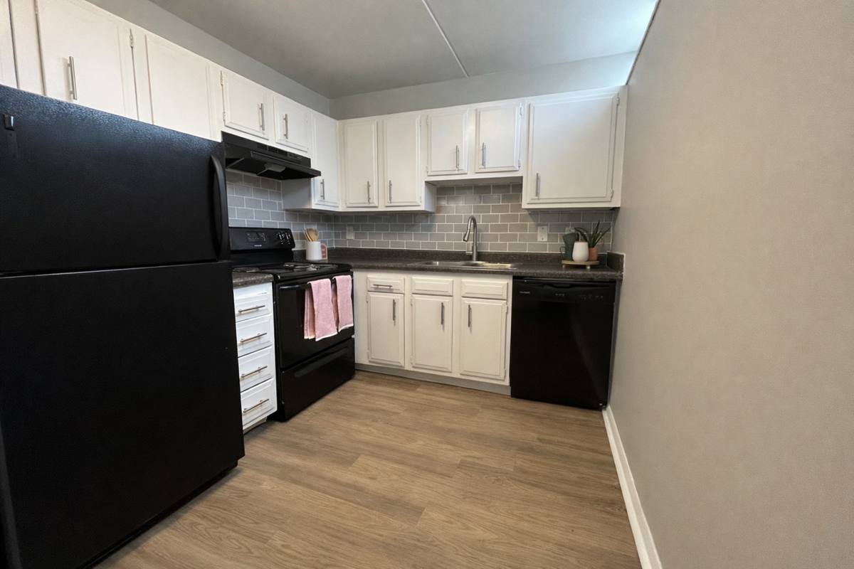 Apartment for rent at Canyon & Knox Landing, 600 E Inskip Dr, Knoxville, TN 37912