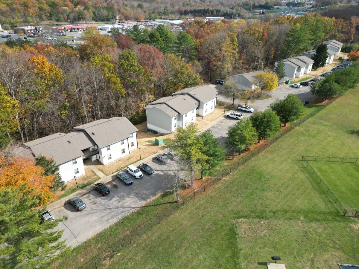 Apartment for rent at 100 Valley View Dr, Dickson, TN 37055