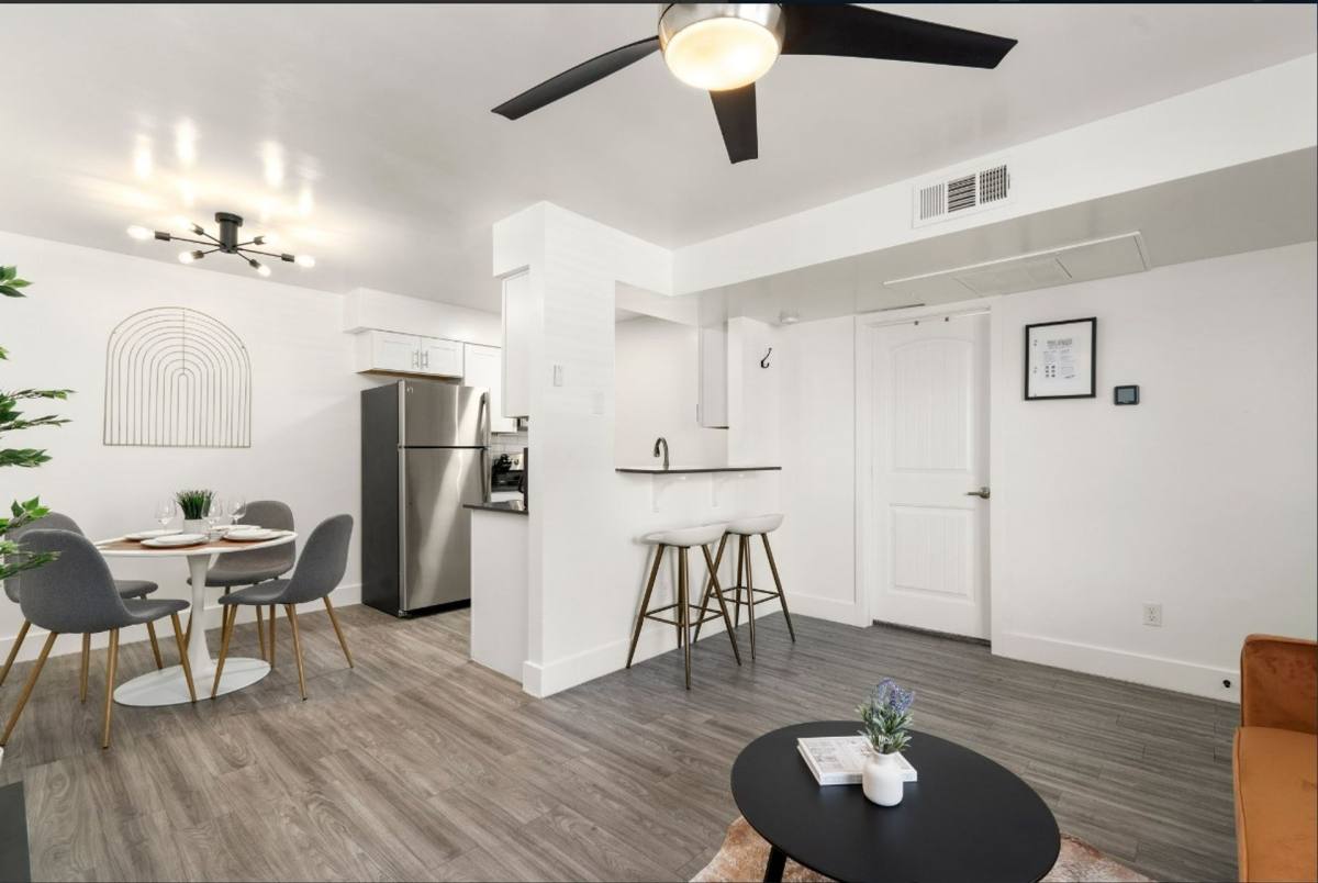 Apartment for rent at 948 E Devonshire Ave, Phoenix, AZ 85014