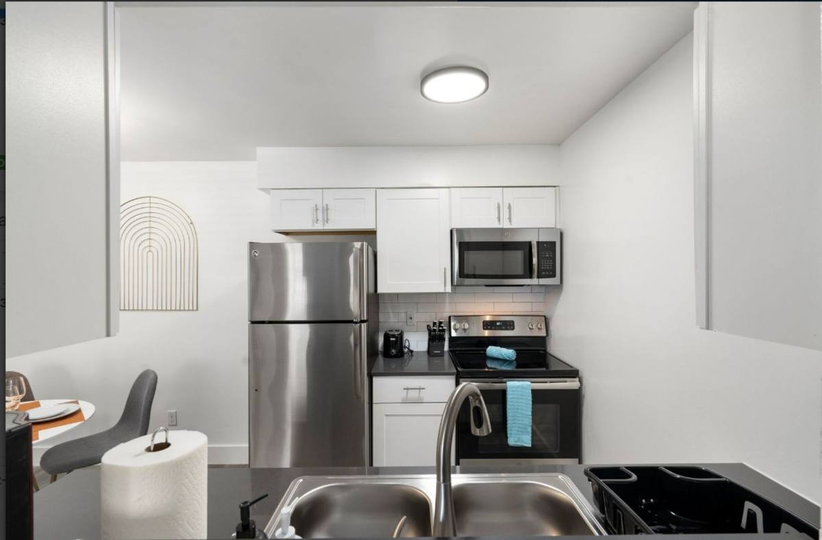 Apartment for rent at 948 E Devonshire Ave, Phoenix, AZ 85014
