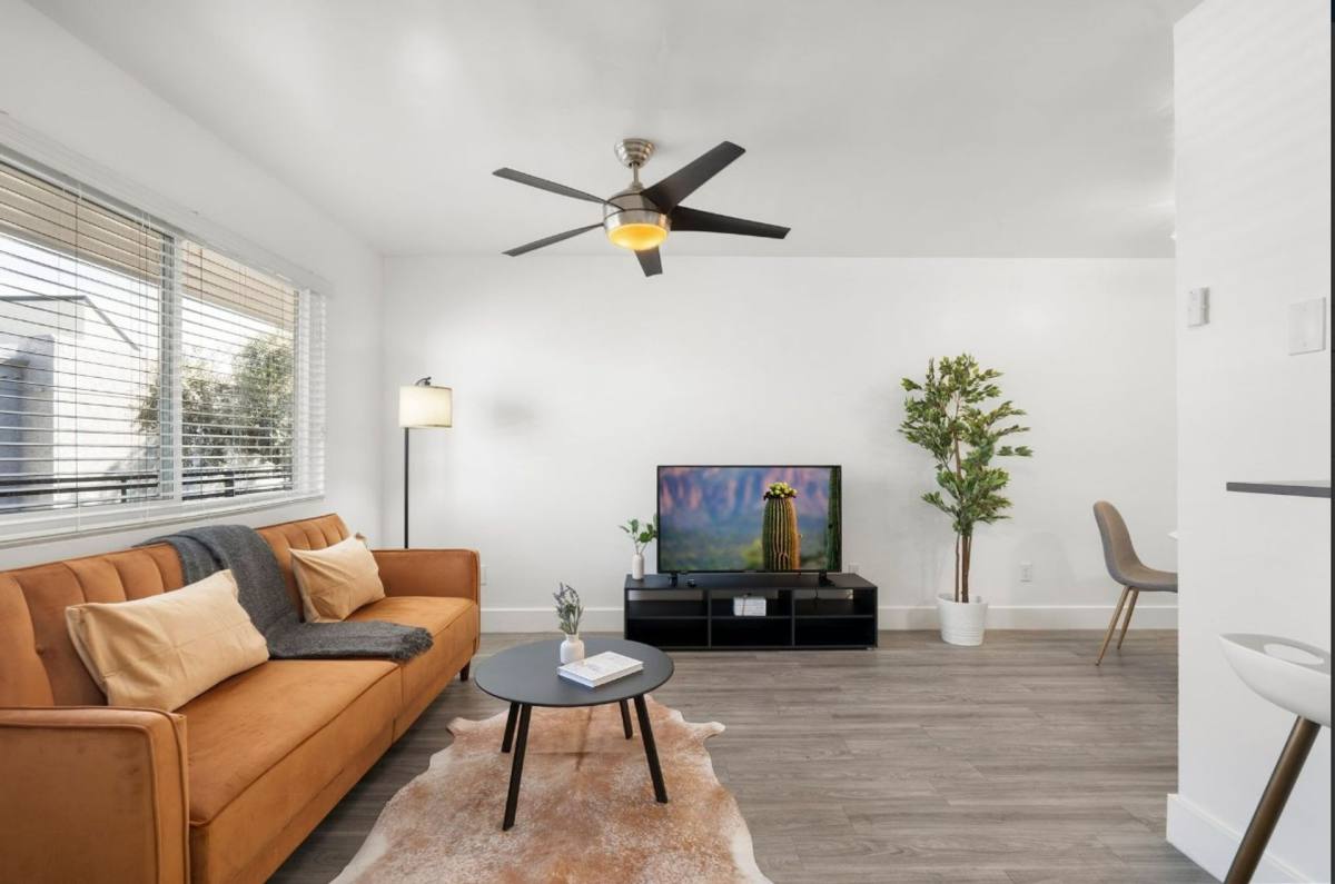 Apartment for rent at 948 E Devonshire Ave, Phoenix, AZ 85014