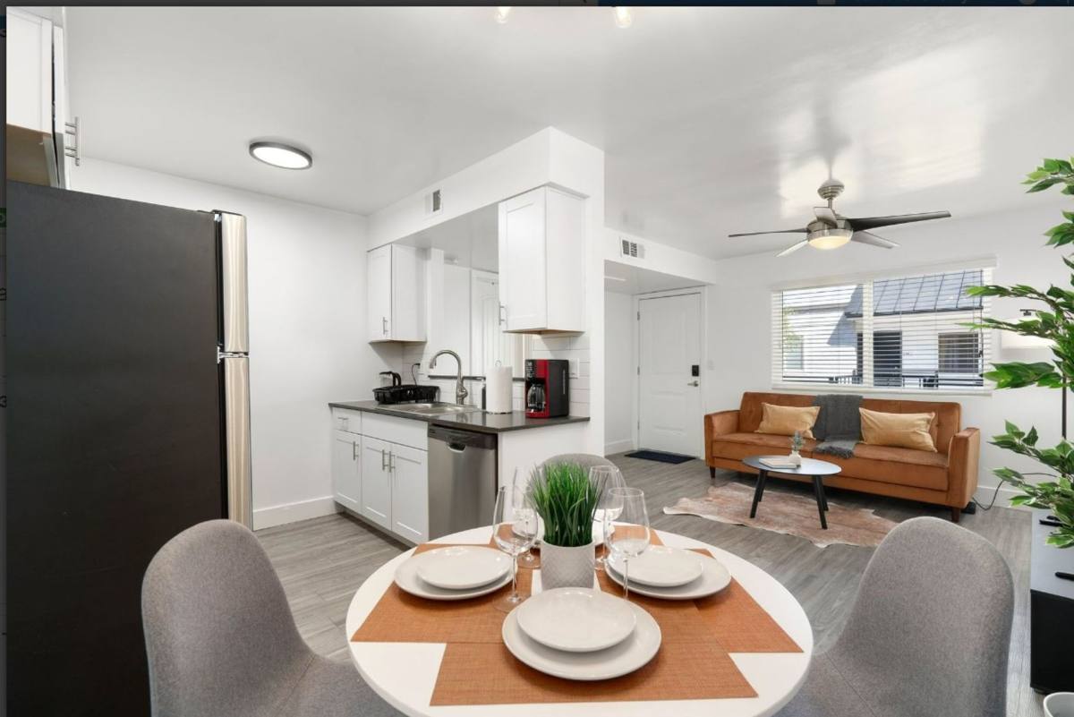 Apartment for rent at 948 E Devonshire Ave, Phoenix, AZ 85014