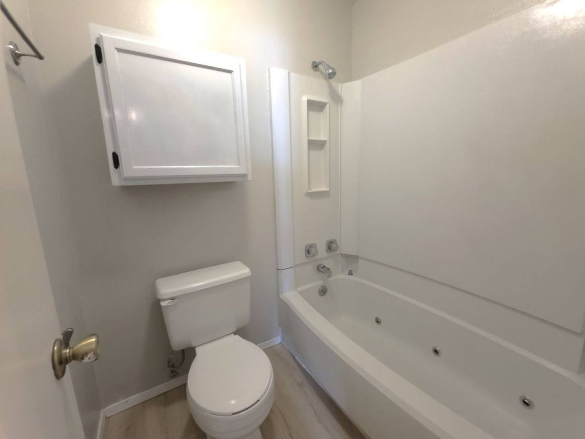 Condo for rent at 400 W S Town Dr, Tyler, TX 75703