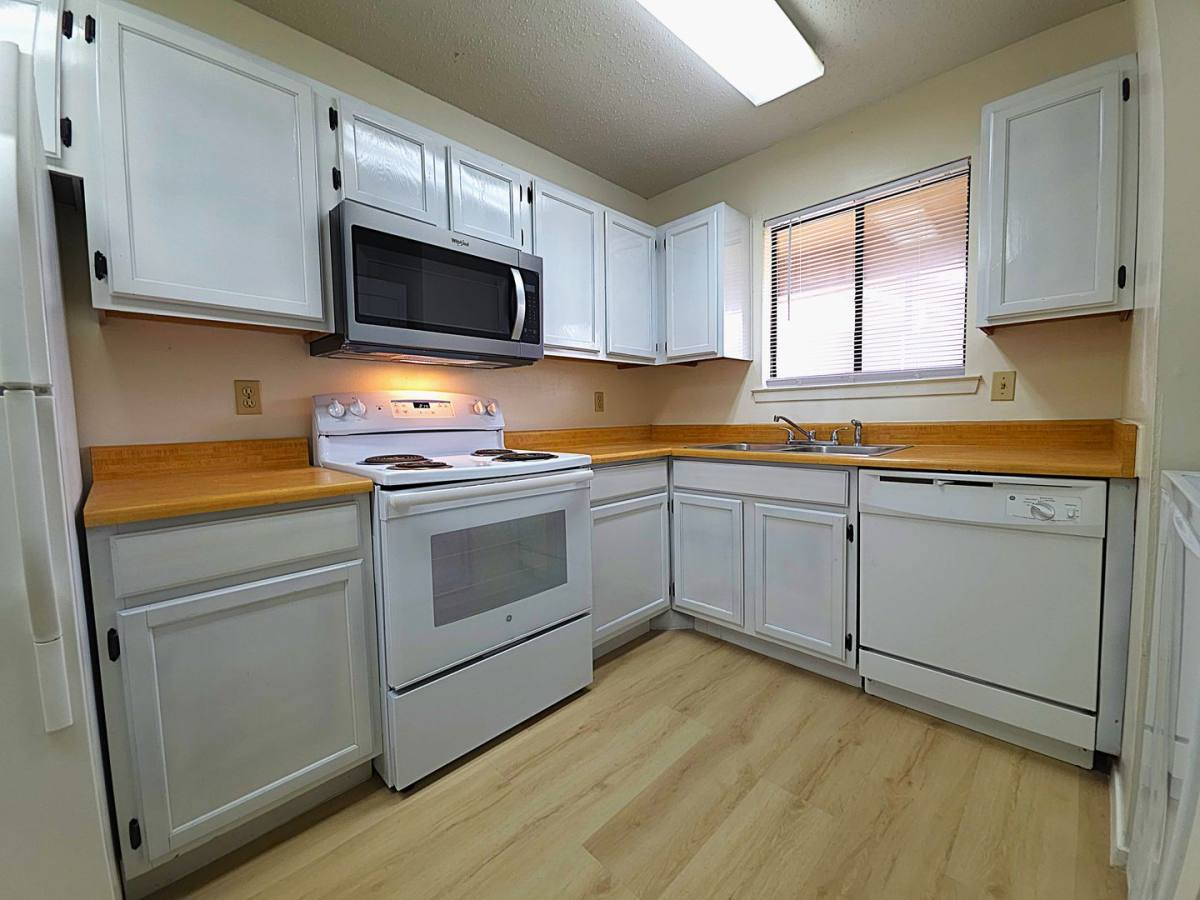 Condo for rent at 400 W S Town Dr, Tyler, TX 75703