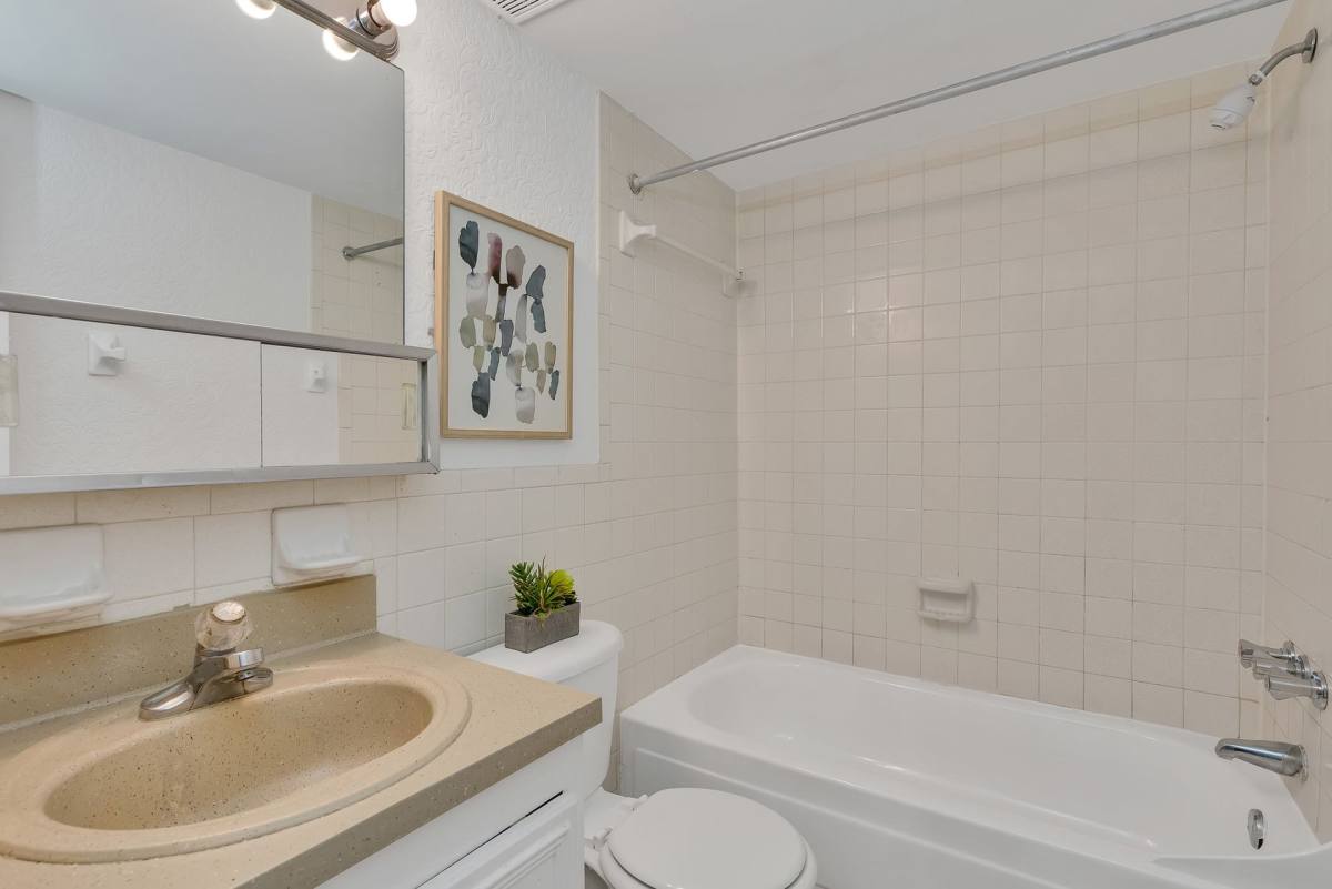 Apartment for rent at 5255 62nd St N, Saint Petersburg, FL 33709
