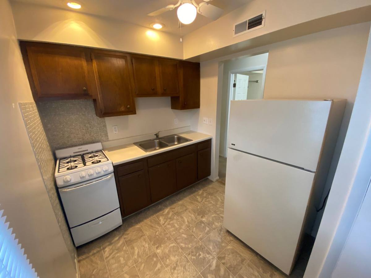 Apartment for rent at 1110 McLean, Bloomington, IL 61701