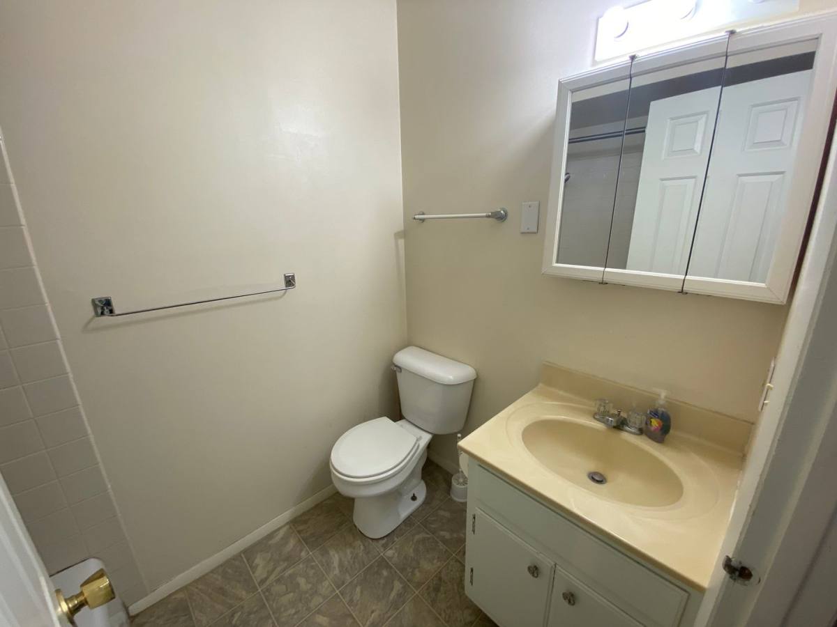 Apartment for rent at 1110 McLean, Bloomington, IL 61701
