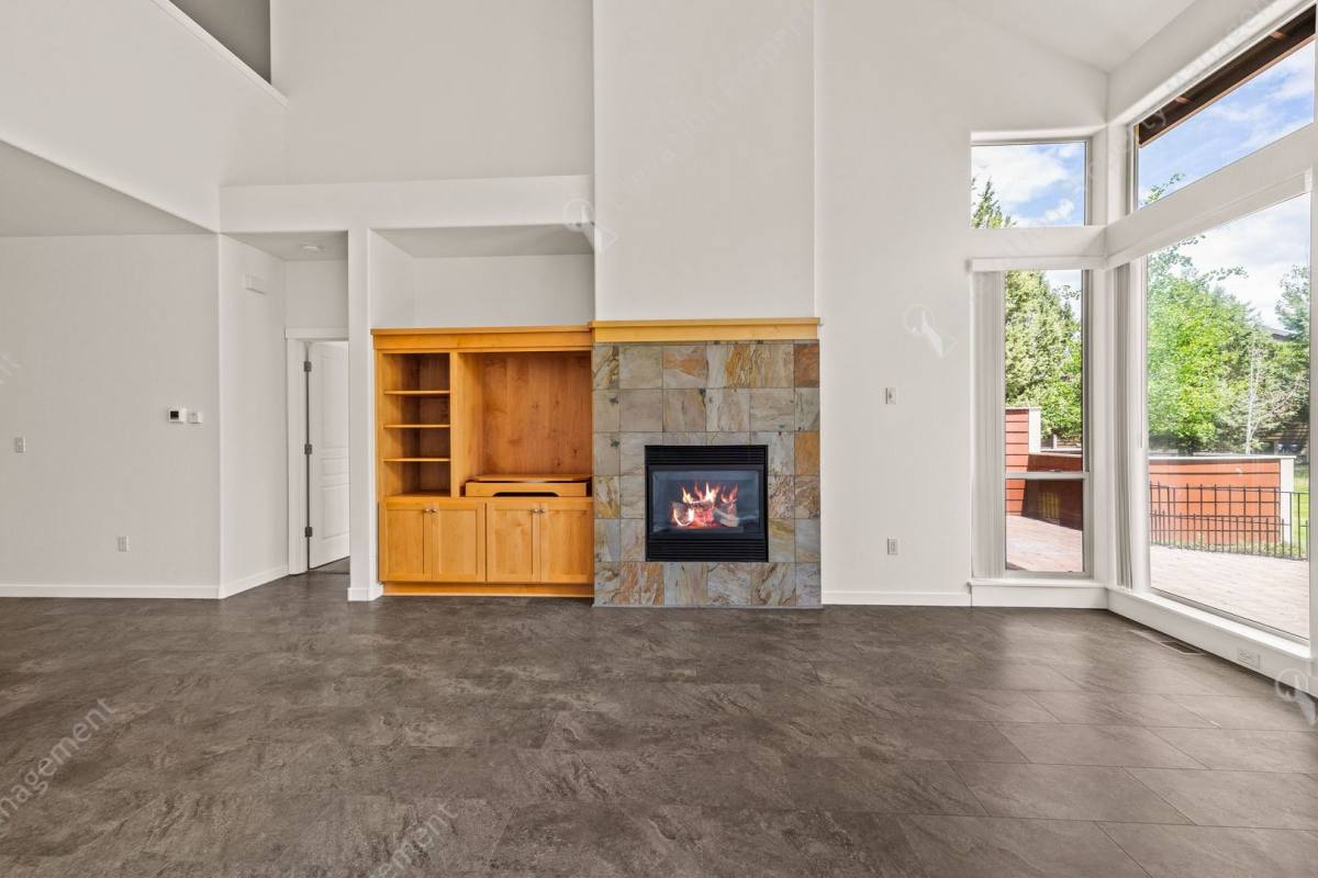 Townhouse for rent at 1277 Highland View Loop, Redmond, OR 97756