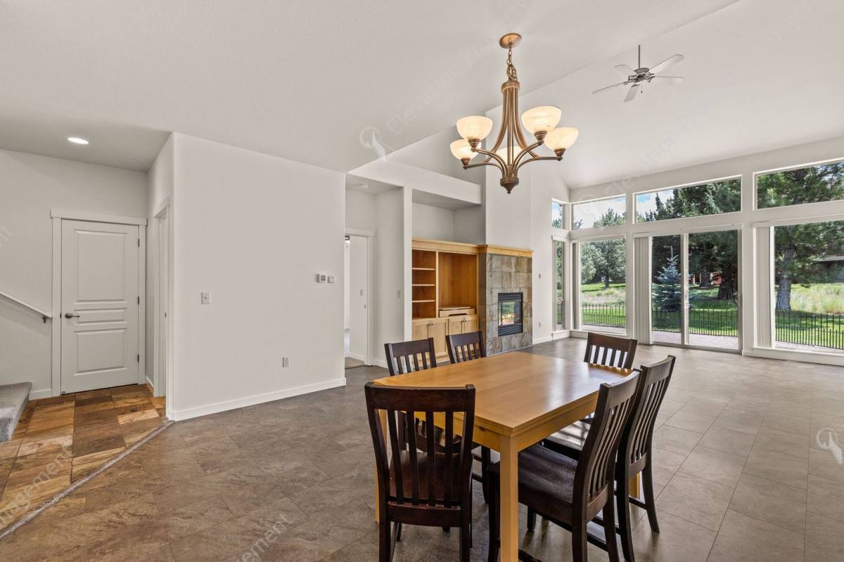 Townhouse for rent at 1277 Highland View Loop, Redmond, OR 97756