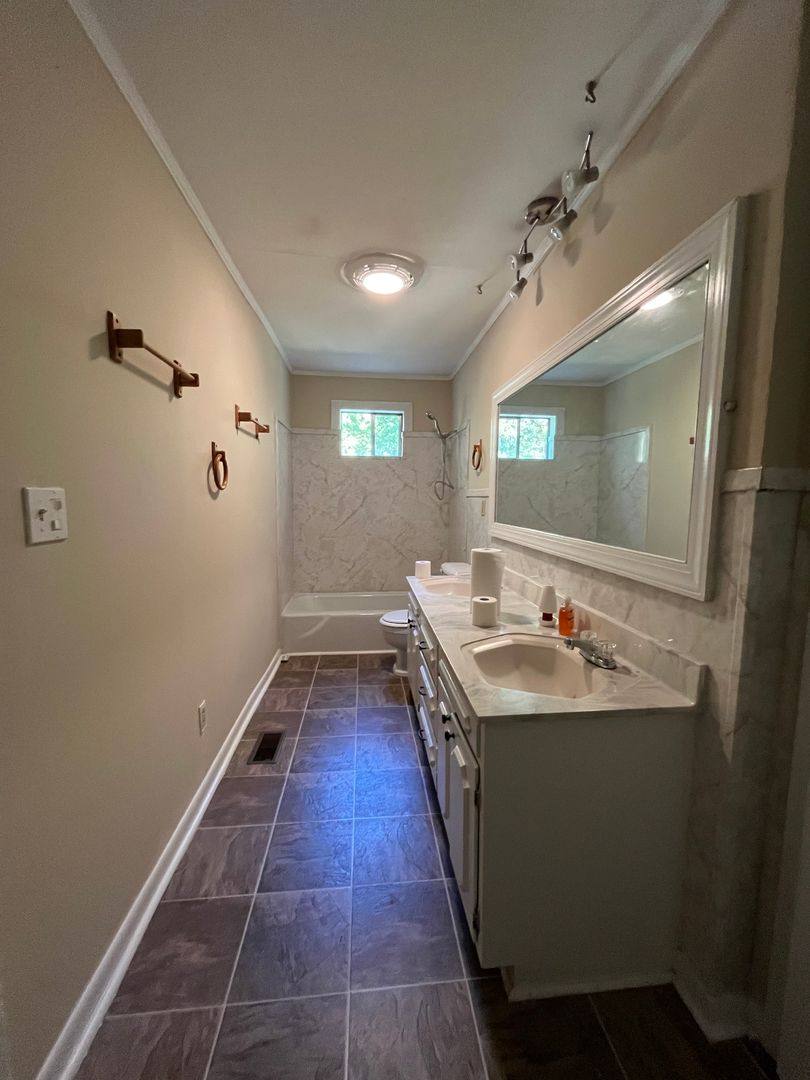 House for rent at 148 Highway 30 E, Oxford, MS 38655