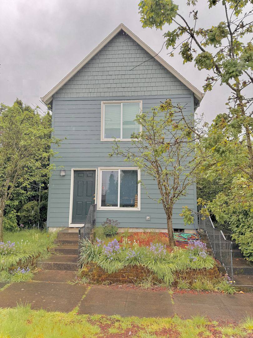 Townhouse for rent at 6935-6937 N Maryland Ave, Portland, OR 97217