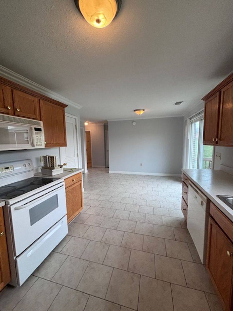 Apartment for rent at 117 Croghan Way, Vine Grove, KY 40175
