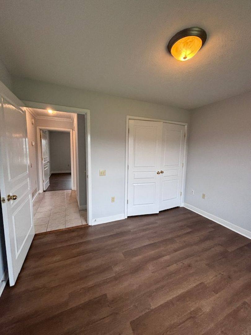 Apartment for rent at 117 Croghan Way, Vine Grove, KY 40175