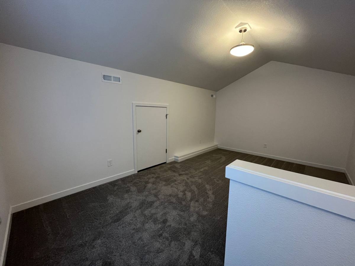 Apartment for rent at 1550 E 3rd St, Newberg, OR 97132